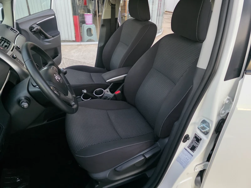 Toyota Verso 1.6 VVTI EVRO 6 Камера Navi HandsFree, снимка 6 - Автомобили и джипове - 52440920