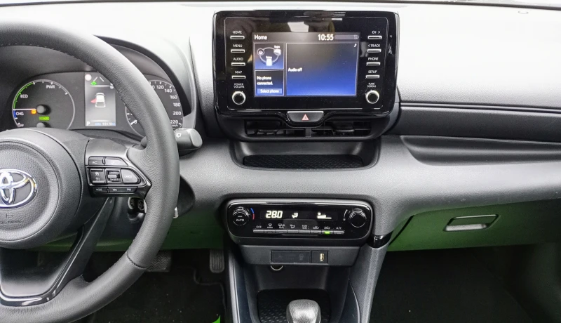 Toyota Yaris 1.5 Hybrid e-CVT, снимка 9 - Автомобили и джипове - 52475846