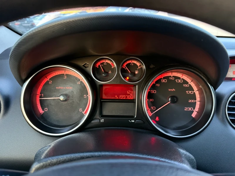 Peugeot 308 1.6HDI ЛИЗИНГ, снимка 16 - Автомобили и джипове - 52526252