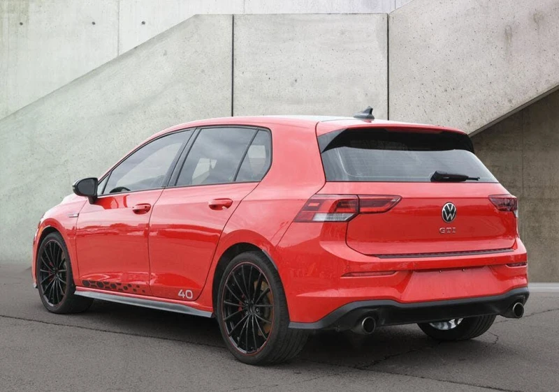 VW Golf GTI 40th Anniversary АвтоКредит* (ЦЕНА ДО БГ), снимка 3 - Автомобили и джипове - 52588070