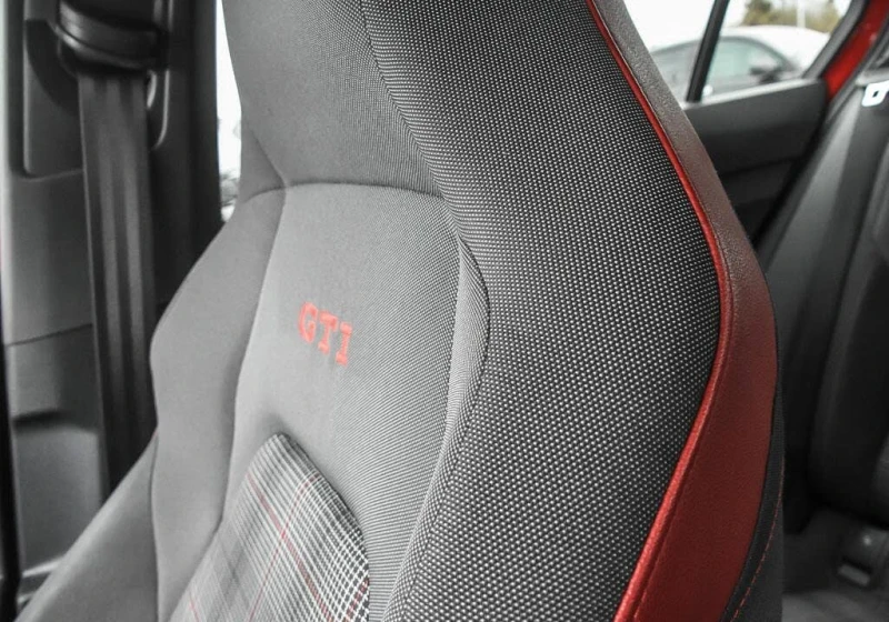 VW Golf GTI 40th Anniversary АвтоКредит* (ЦЕНА ДО БГ), снимка 14 - Автомобили и джипове - 52588070