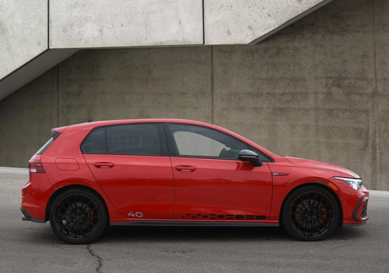 VW Golf GTI 40th Anniversary АвтоКредит* (ЦЕНА ДО БГ), снимка 6 - Автомобили и джипове - 52588070