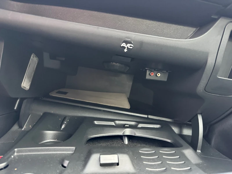 Peugeot 207 KLIMA BENZIN , снимка 10 - Автомобили и джипове - 52694100