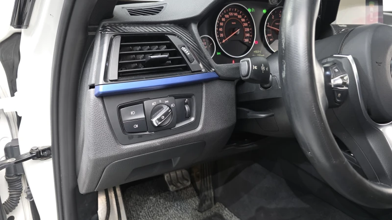 BMW 320 M-Performance EDITION autogeorge.com, снимка 13 - Автомобили и джипове - 52834572