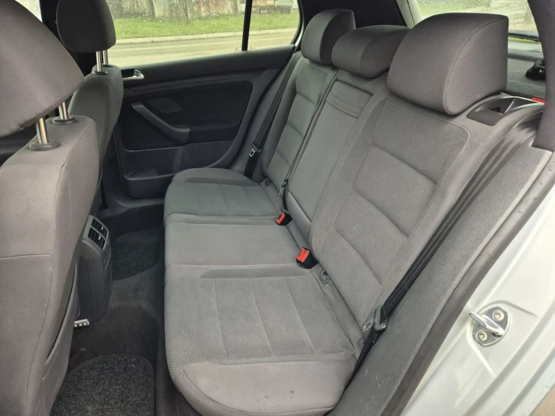 VW Golf 1.9 105, снимка 6 - Автомобили и джипове - 52878468