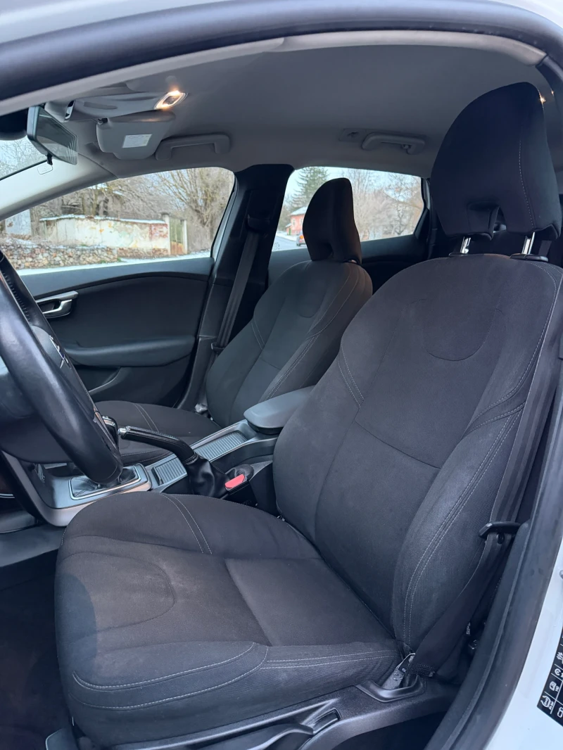 Volvo V40 2.0d euro6b , снимка 9 - Автомобили и джипове - 53542276