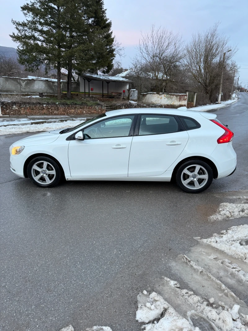 Volvo V40 2.0d euro6b , снимка 6 - Автомобили и джипове - 53542276
