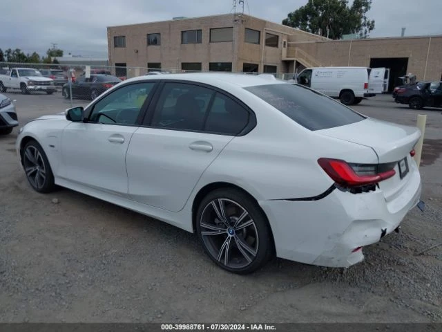 BMW 330 E* PLUG-IN HYBRID, снимка 4 - Автомобили и джипове - 47428208