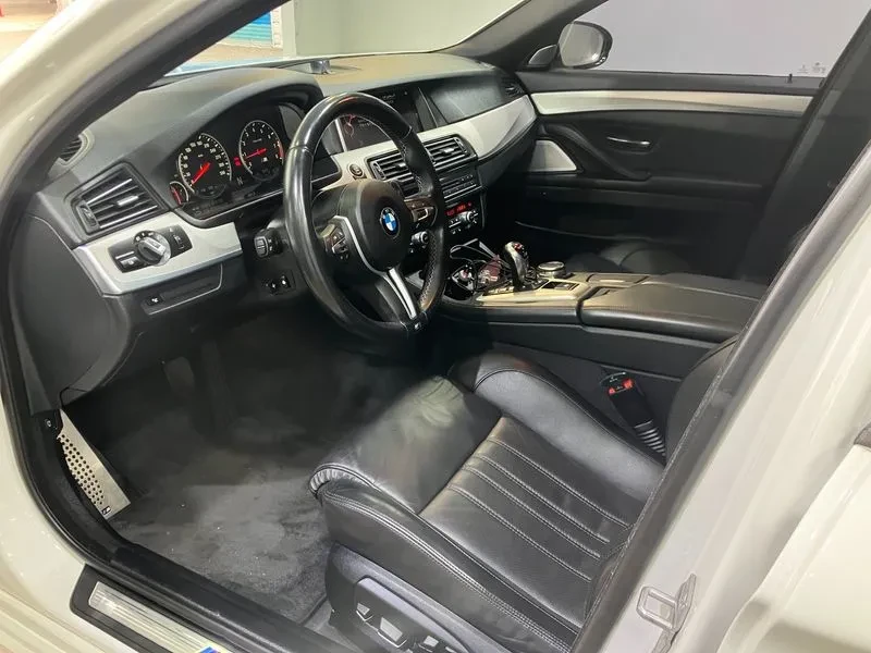 BMW M5, снимка 16 - Автомобили и джипове - 55185940