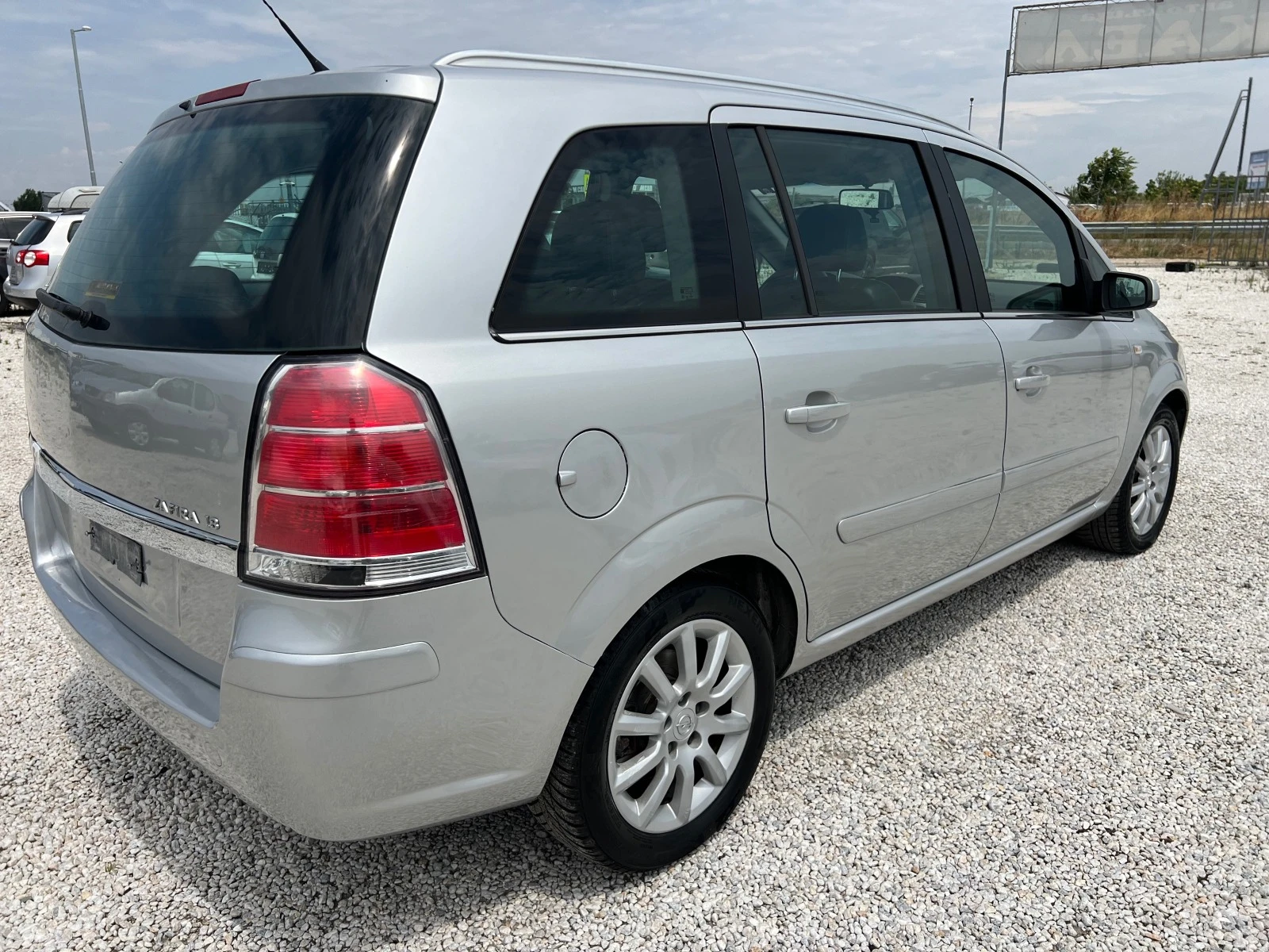 Opel Zafira 1.8i gaz - изображение 6