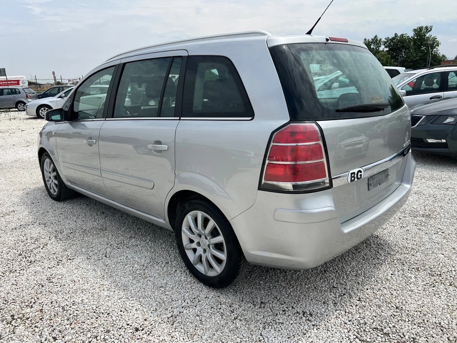 Opel Zafira 1.8i gaz - изображение 5