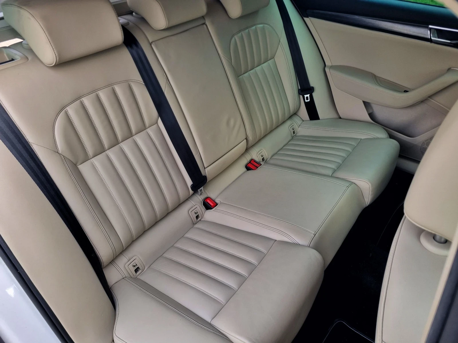 Skoda Superb 2.0TDI/7-DSG/DIGITAL/LED/KOJA - изображение 6