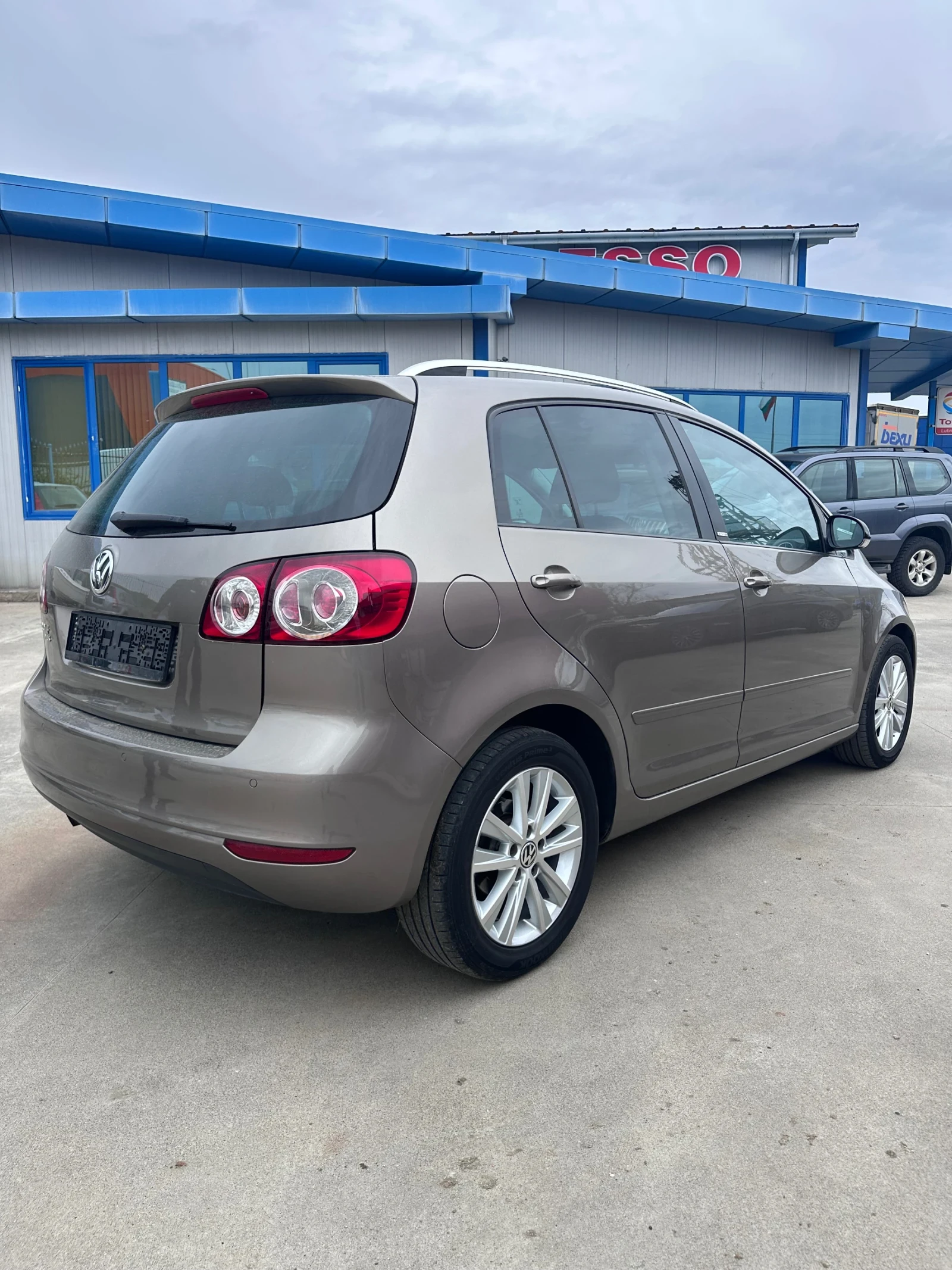 VW Golf Plus 1.6TDi STYLE - изображение 6