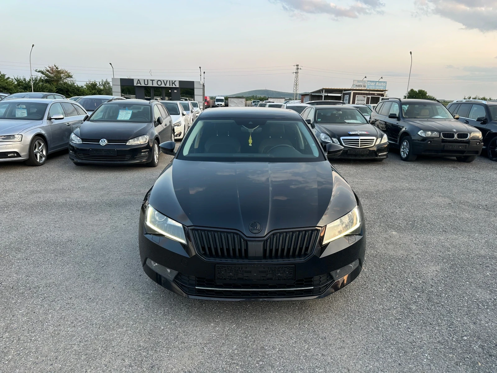 Skoda Superb 2.0TDI* 190кс* DSG* KEYLESS* КАМЕРА* ПЕЧКА - изображение 2