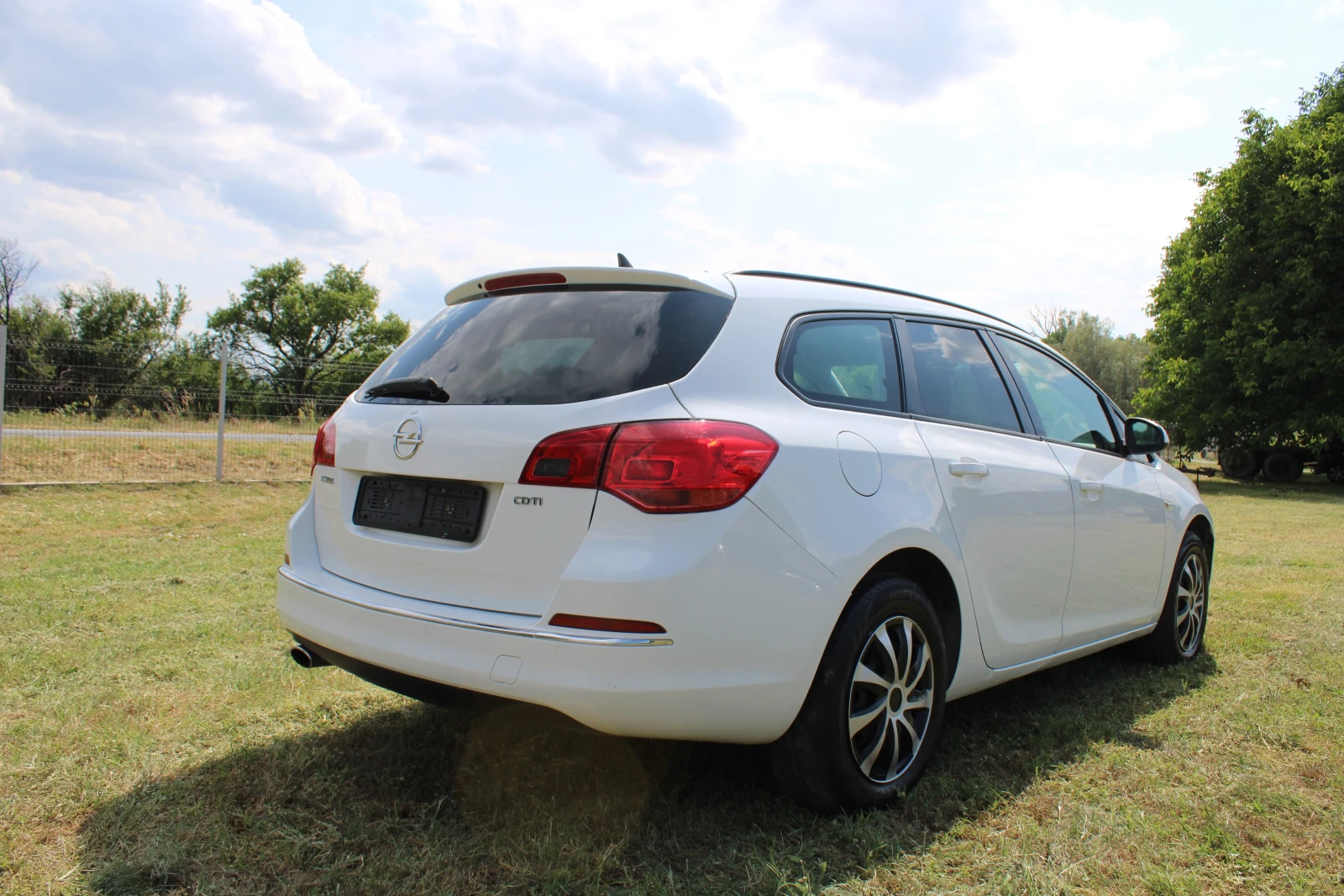 Opel Astra SPORT TOURER - изображение 6