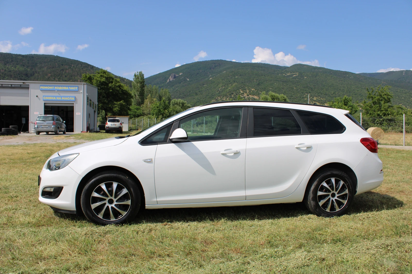 Opel Astra SPORT TOURER - изображение 4