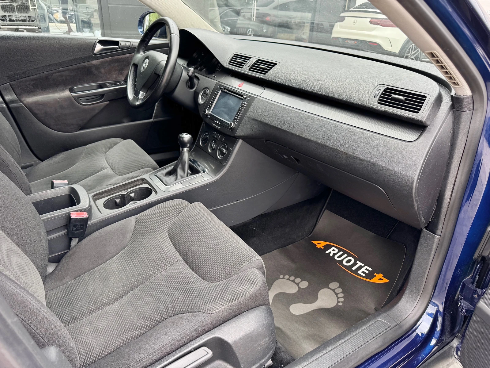 VW Passat 1.9TDi Навигация - изображение 10