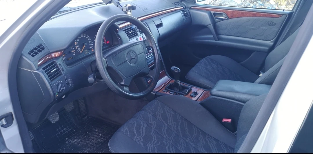 Mercedes-Benz 200  - изображение 9