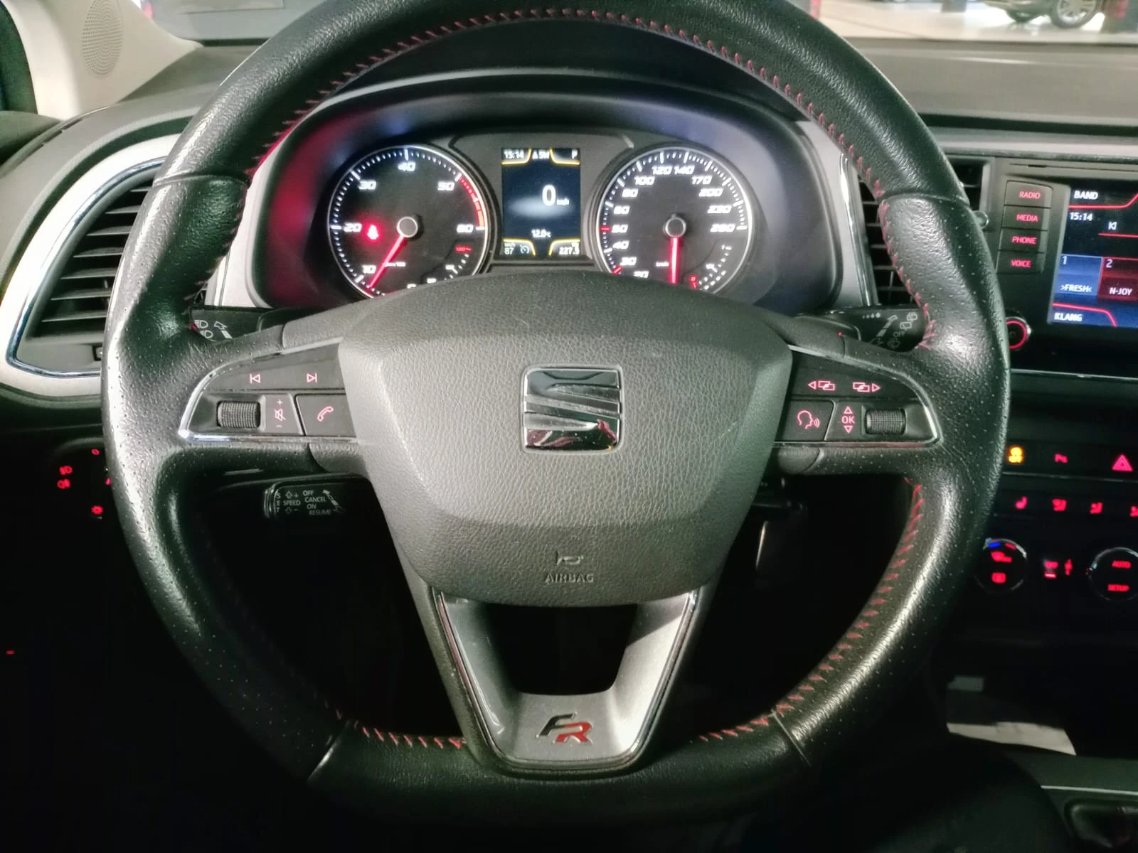 Seat Leon FR/2.0 TDI/150 PS/MATRIX/PDC/NAVI/17  - изображение 10