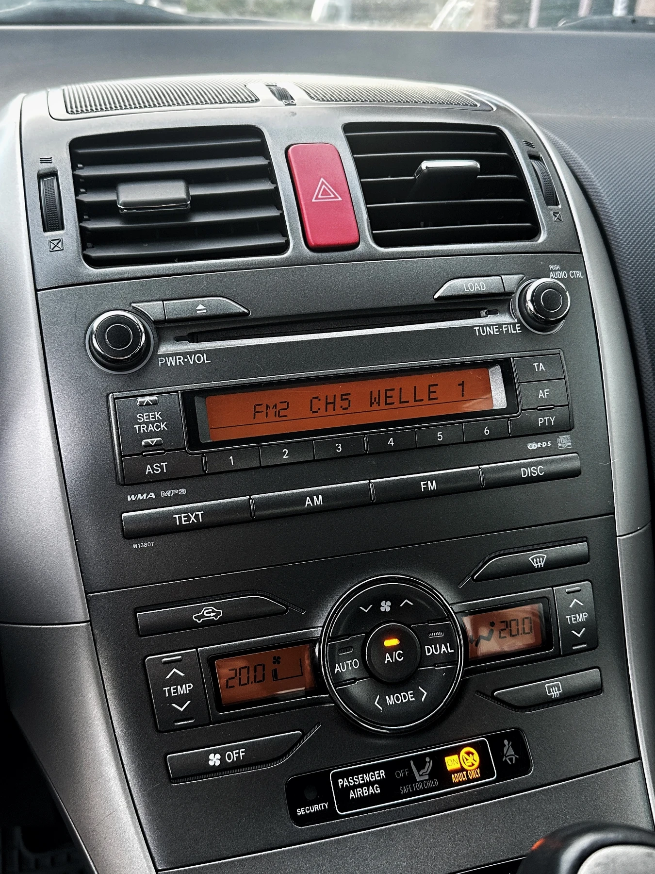 Toyota Auris 1.4D-4D - изображение 8