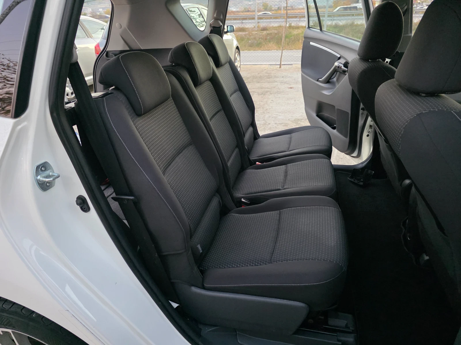 Toyota Verso 1.6 VVTI EVRO 6  Navi HandsFree | Mobile.bg   9