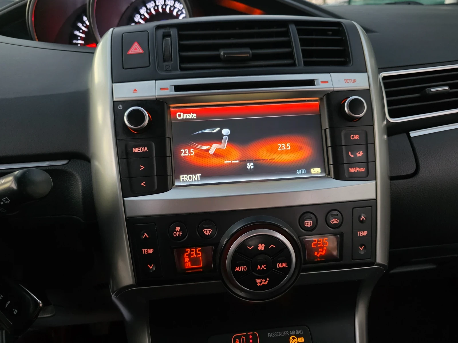 Toyota Verso 1.6 VVTI EVRO 6  Navi HandsFree | Mobile.bg   13