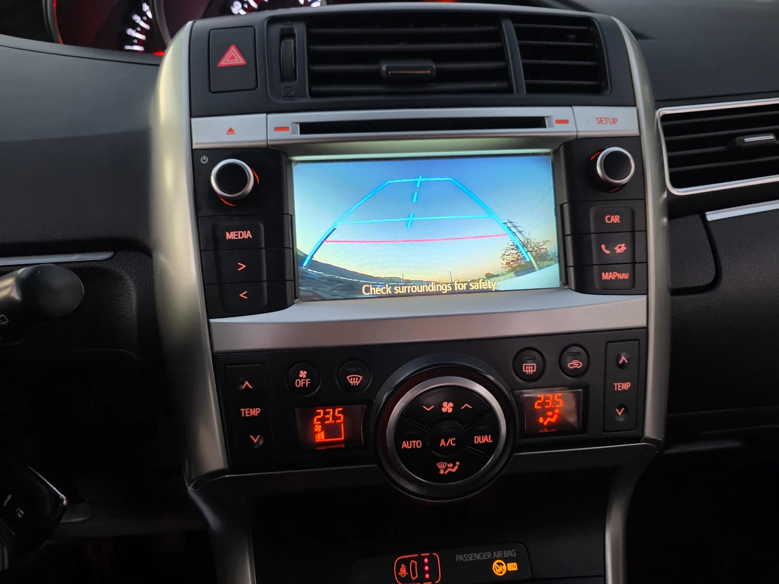 Toyota Verso 1.6 VVTI EVRO 6  Navi HandsFree | Mobile.bg   14