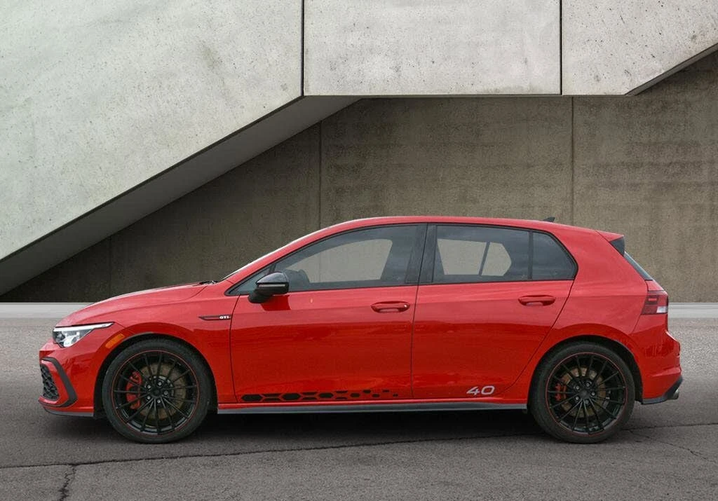 VW Golf GTI 40th Anniversary АвтоКредит* (ЦЕНА ДО БГ) - изображение 2