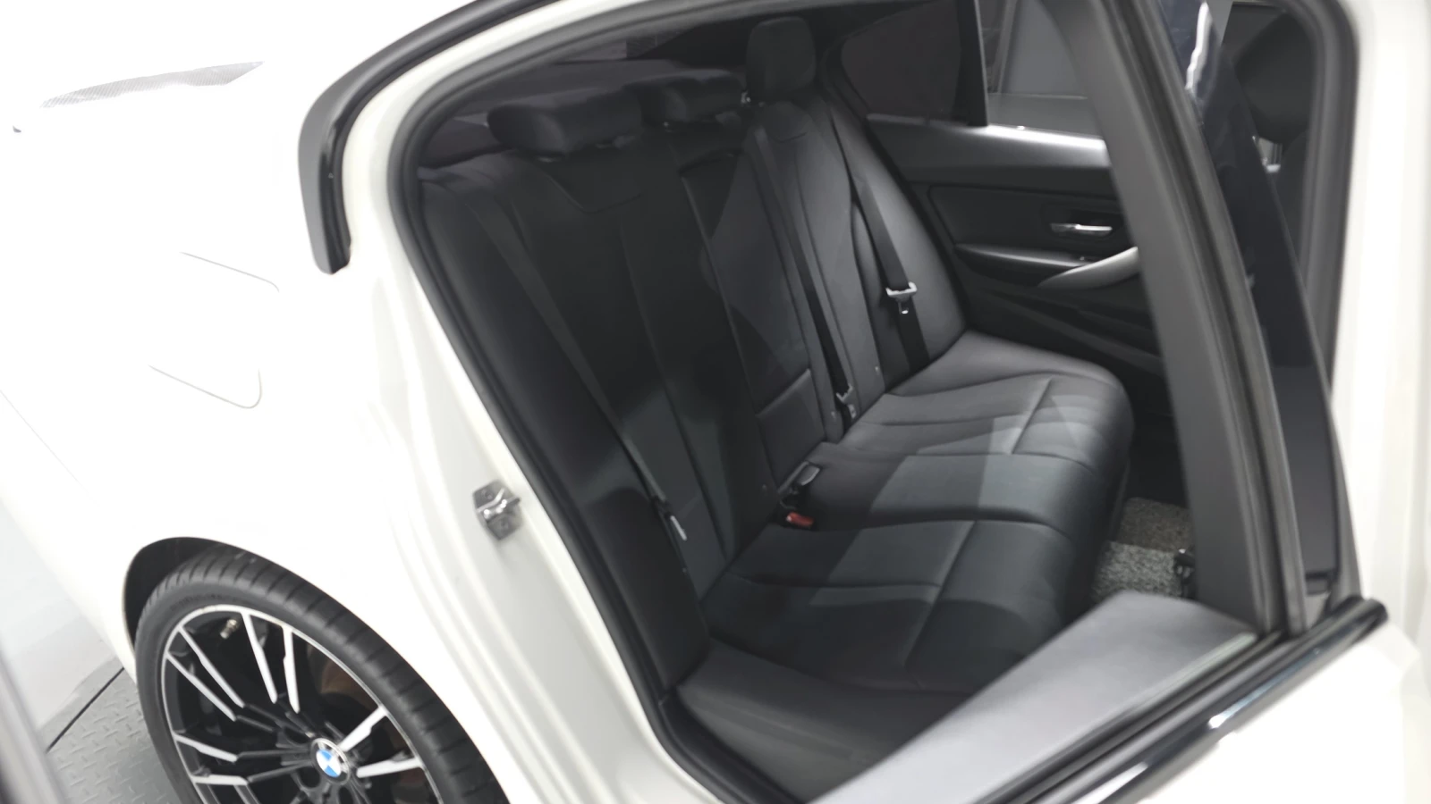 BMW 320 M-Performance EDITION autogeorge.com | Mobile.bg � ����������� 11