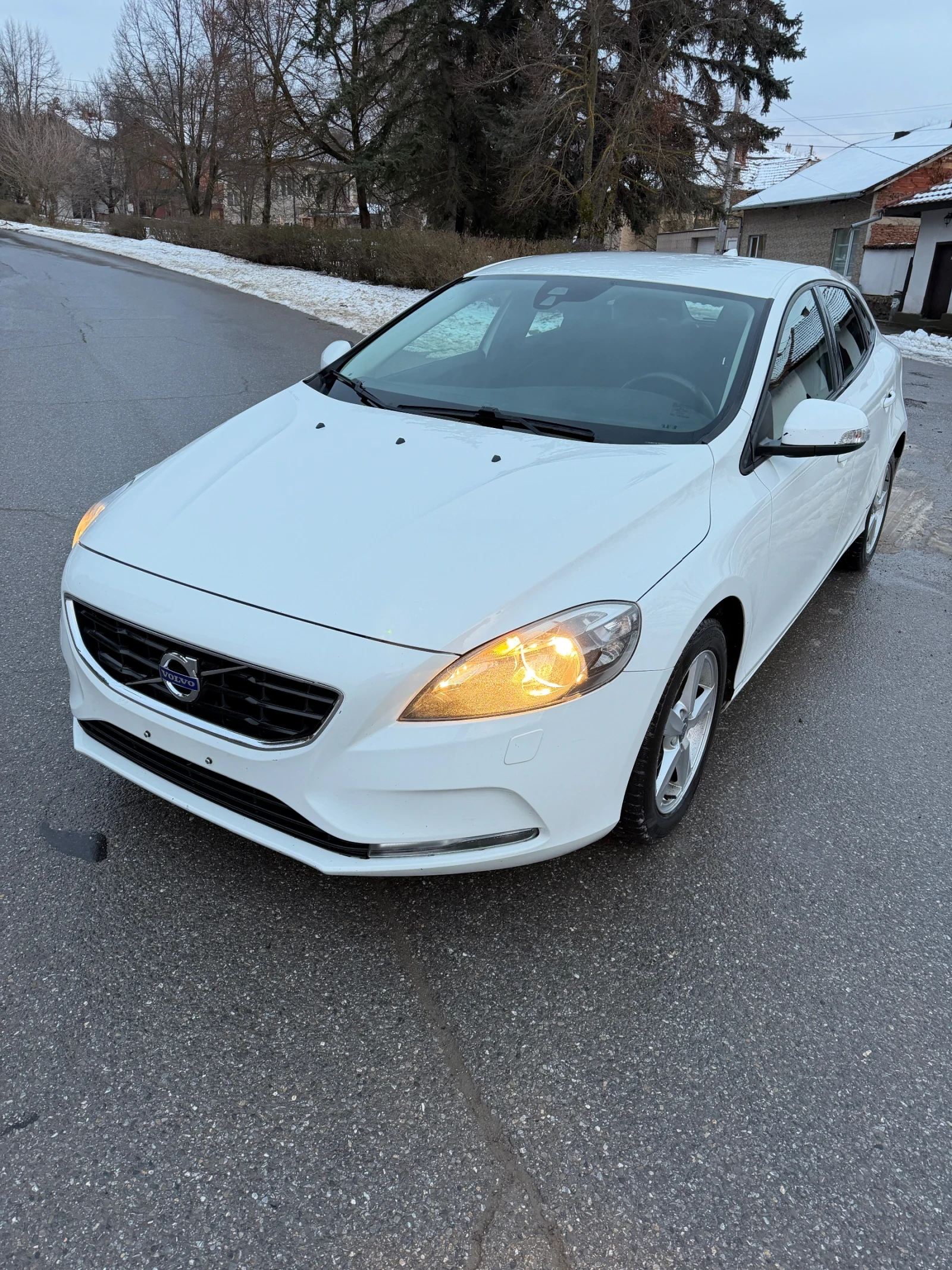 Volvo V40 2.0d euro6b  - изображение 7