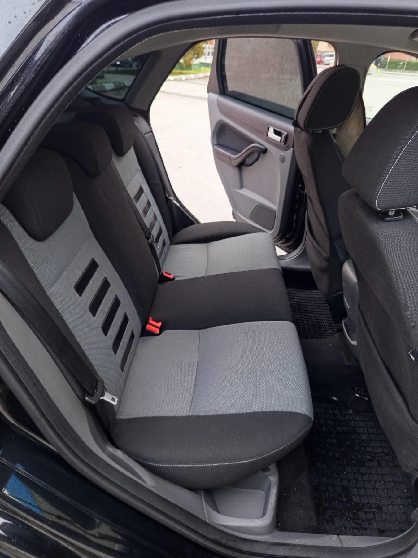 Ford Focus 1.6i ��� | Mobile.bg � ����������� 10