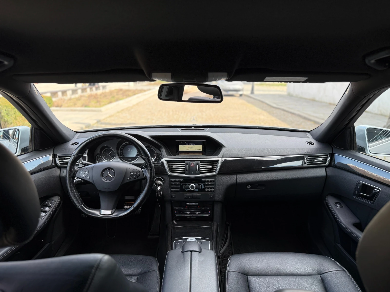 Mercedes-Benz E 350 AMG/231, снимка 10 - Автомобили и джипове - 53736272