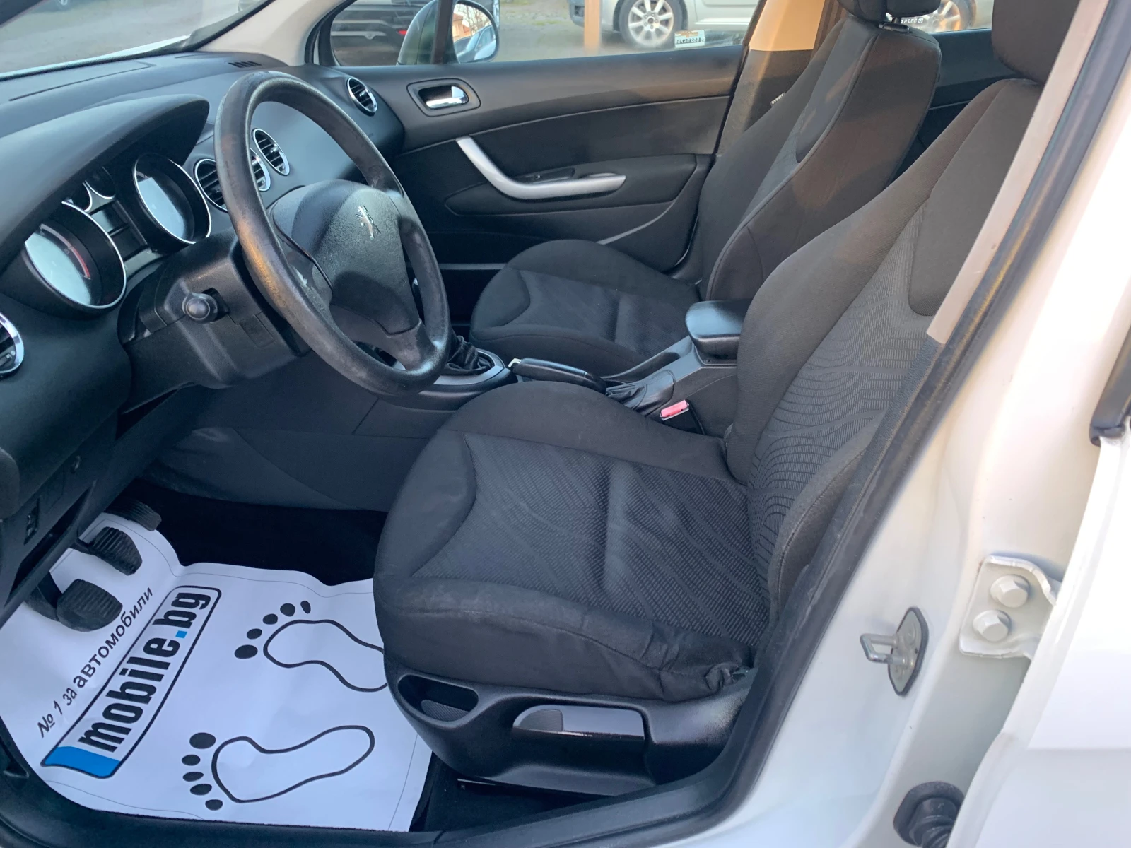 Peugeot 308 1.6hdi 90к.с., снимка 10 - Автомобили и джипове - 53829656