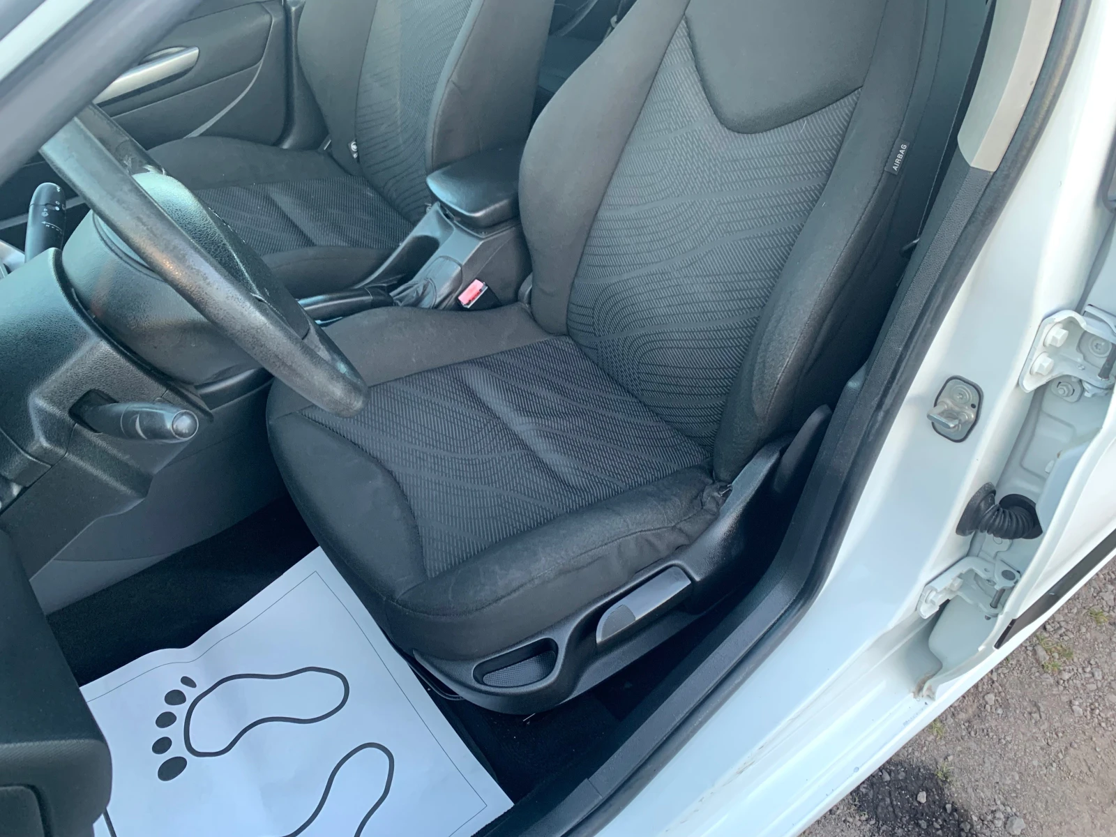 Peugeot 308 1.6hdi 90к.с., снимка 11 - Автомобили и джипове - 53829656