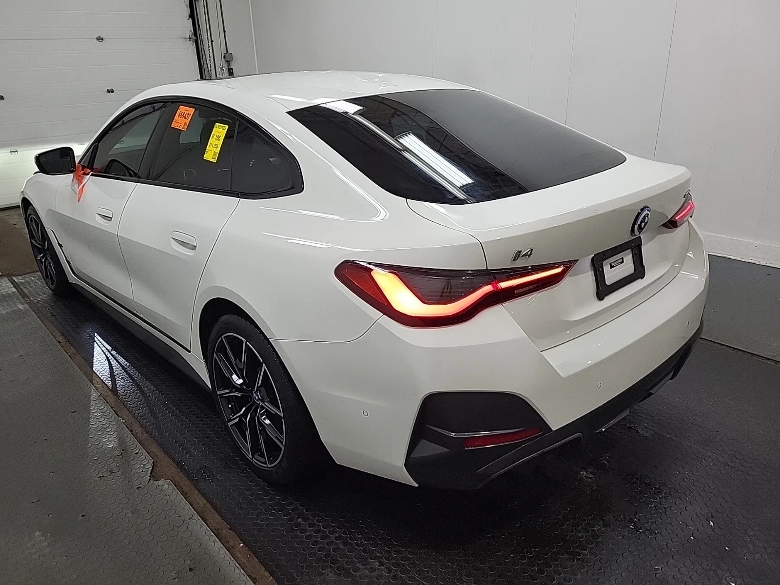 BMW i4 EDRIVE40 | HARMAN/KARDON | ������� | KEYLESS |  | Mobile.bg � ����������� 4