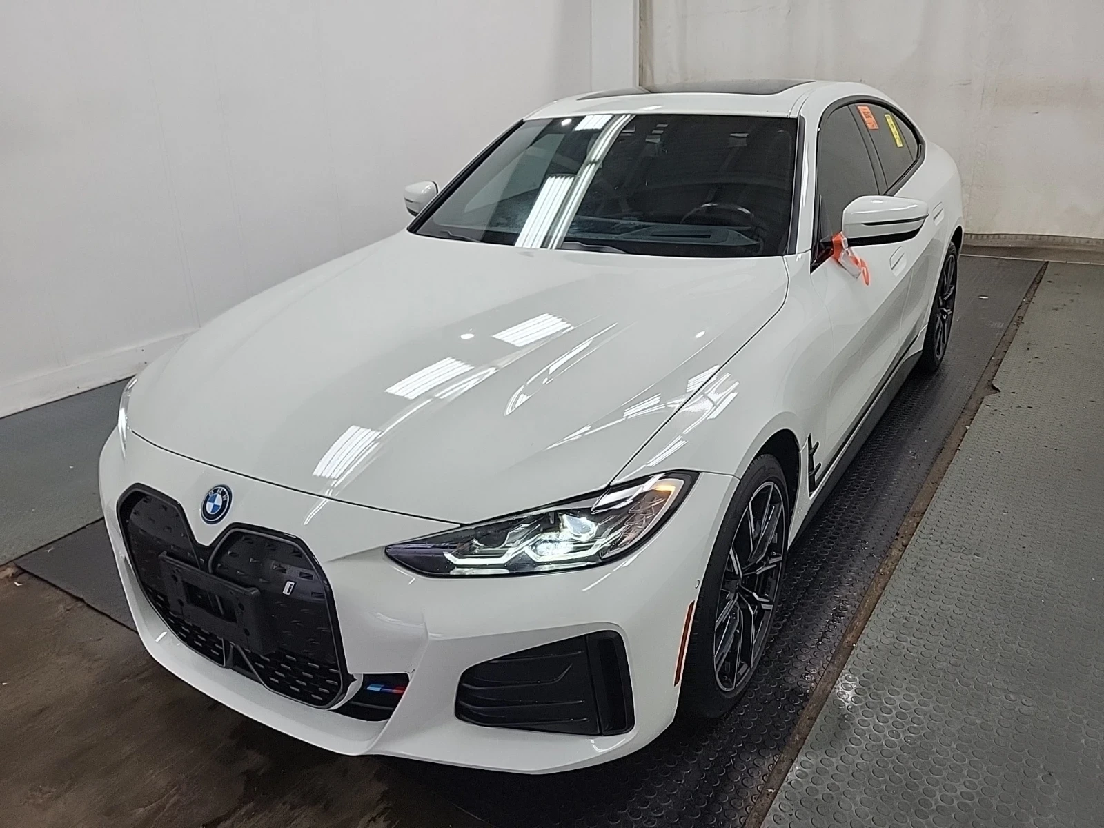 BMW i4 EDRIVE40 | HARMAN/KARDON | ������� | KEYLESS |  | Mobile.bg � ����������� 1