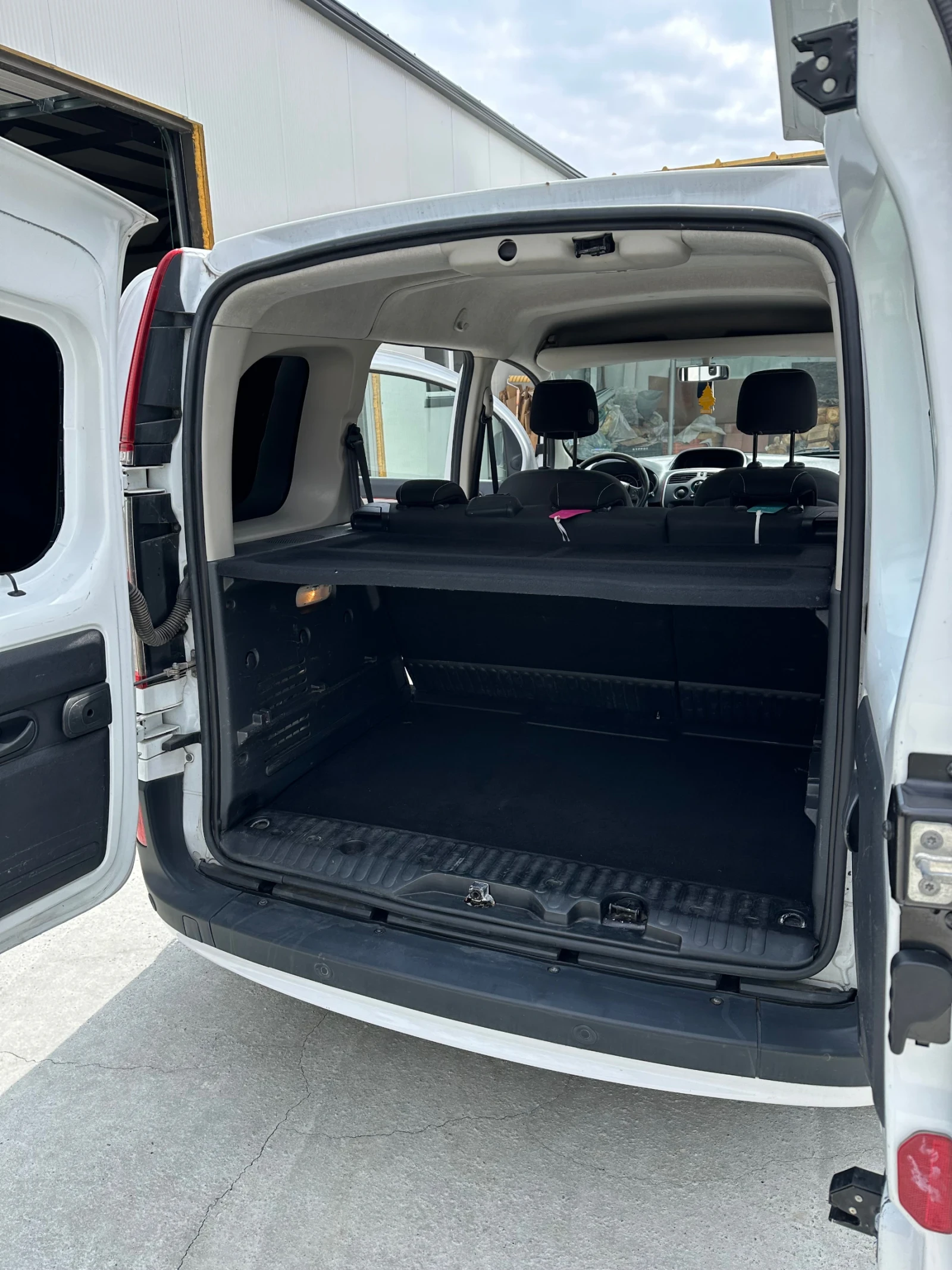 Renault Kangoo, снимка 8 - Автомобили и джипове - 54388913