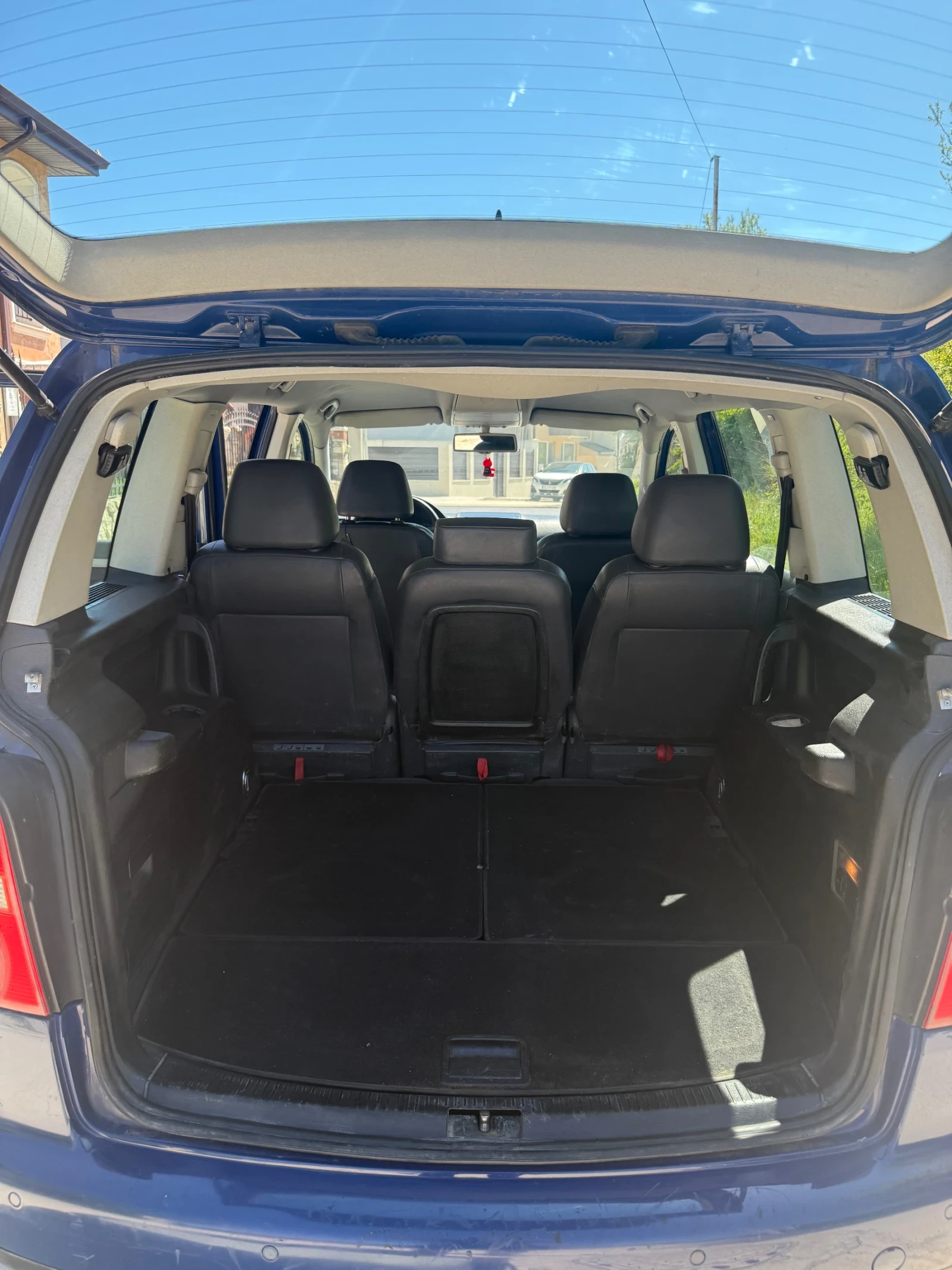 VW Touran, снимка 9 - Автомобили и джипове - 54441401