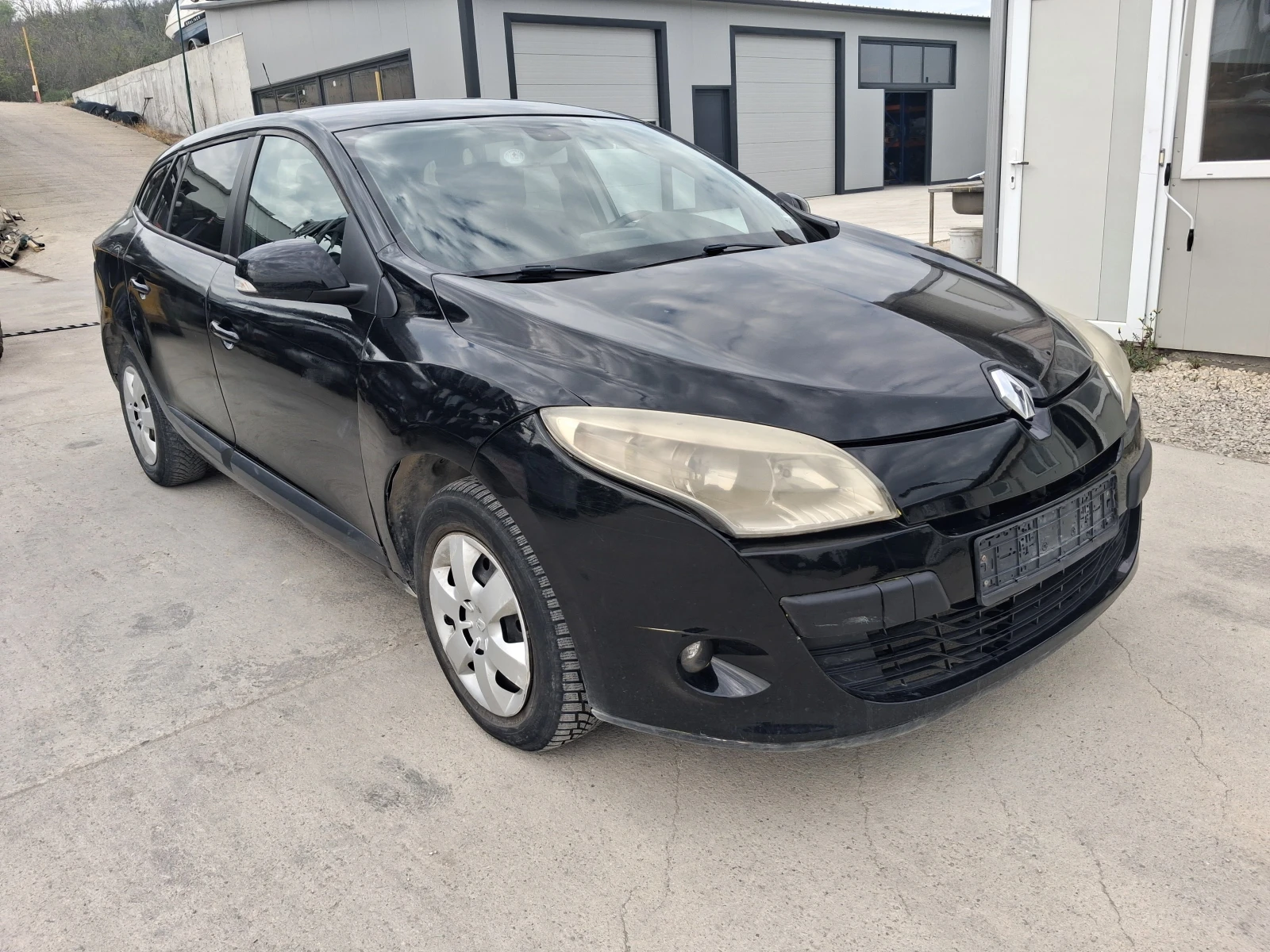 Renault Megane 2.0i 140к.с. , снимка 2 - Автомобили и джипове - 54565935