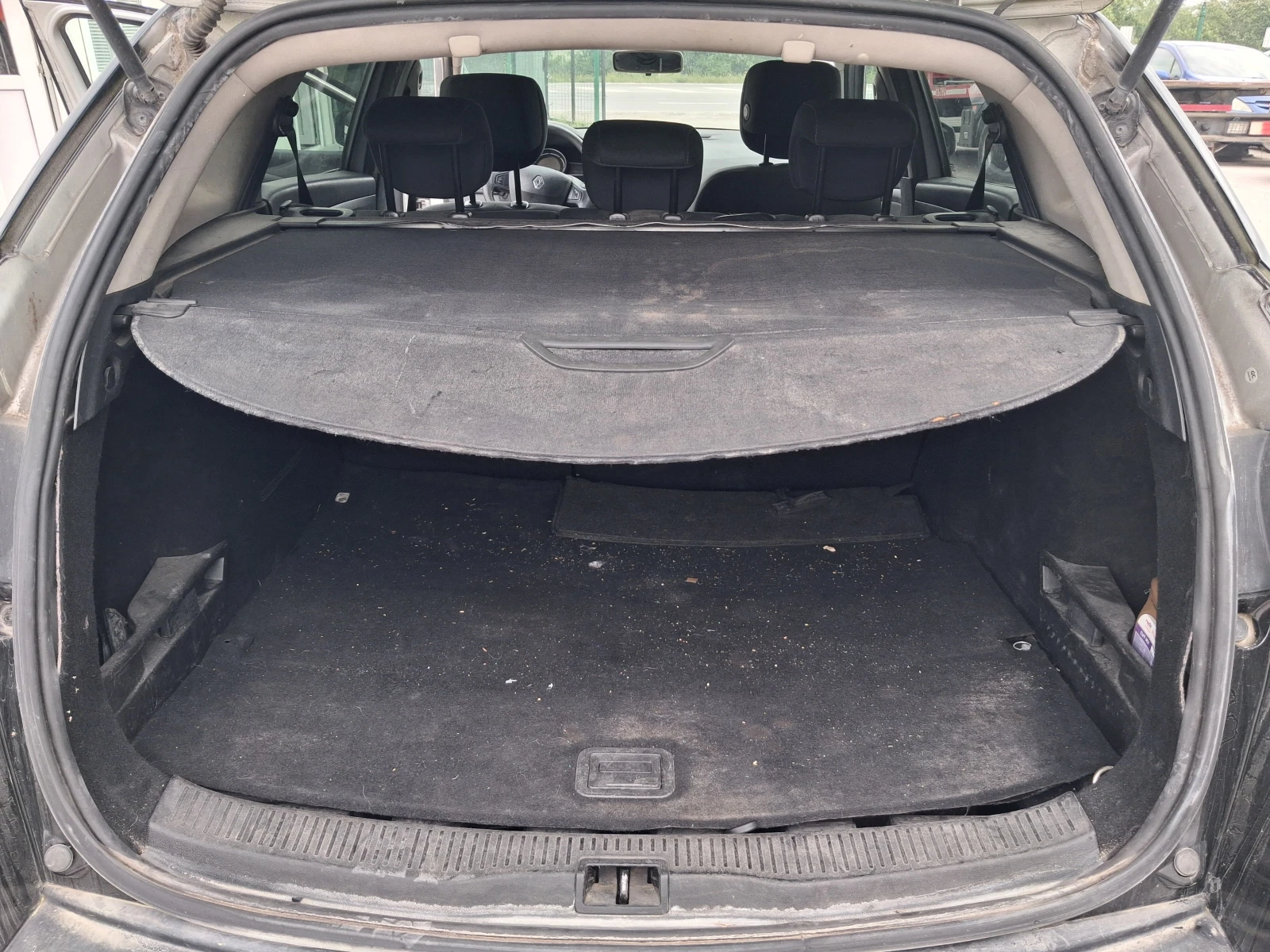 Renault Megane 2.0i 140к.с. , снимка 9 - Автомобили и джипове - 54565935