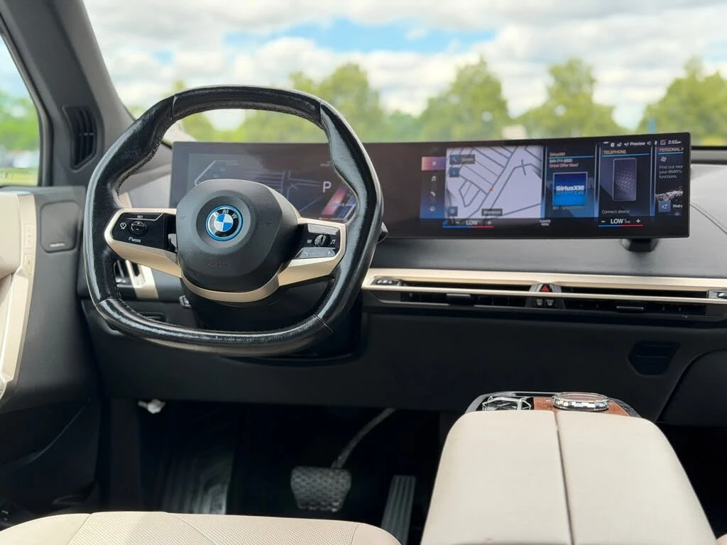 BMW iX 40* XDRIVE* HARMAN/ KARDON* 360 CAM* ПАНОРАМА, снимка 7 - Автомобили и джипове - 55063044