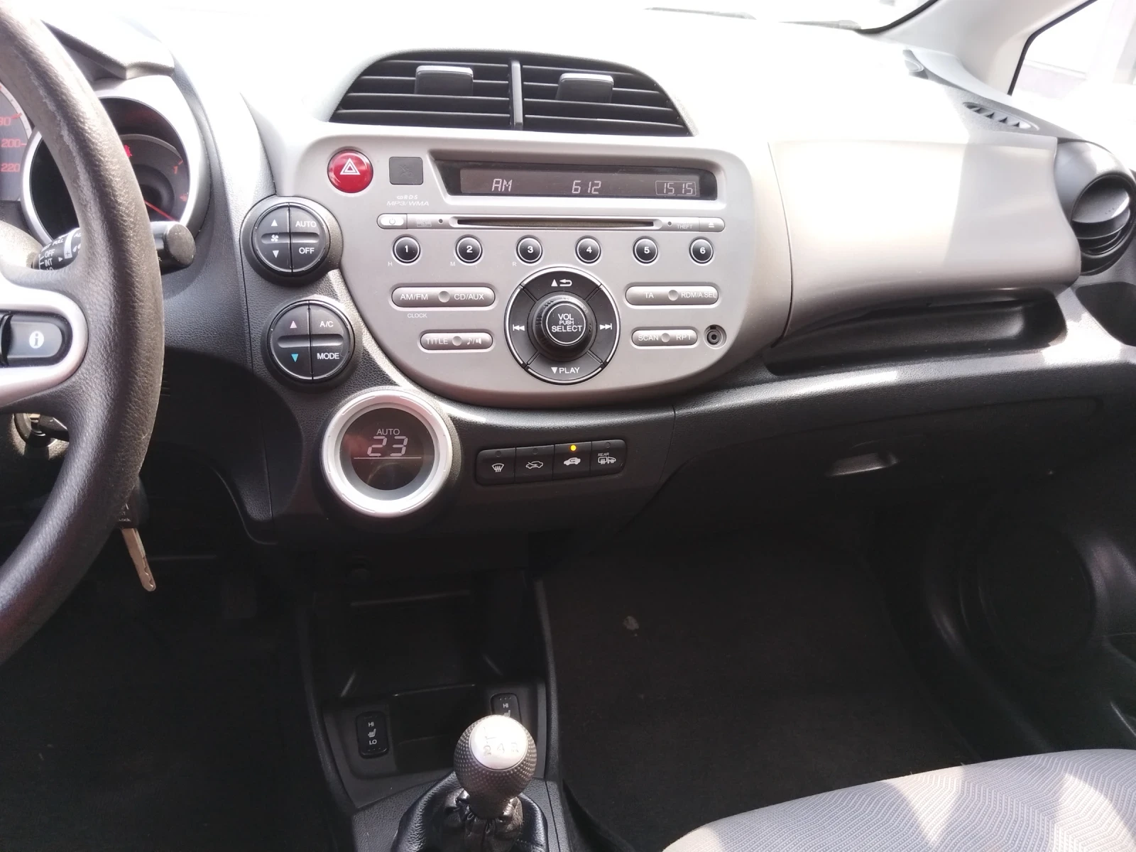 Honda Jazz 1.4 i, снимка 15 - Автомобили и джипове - 55316720