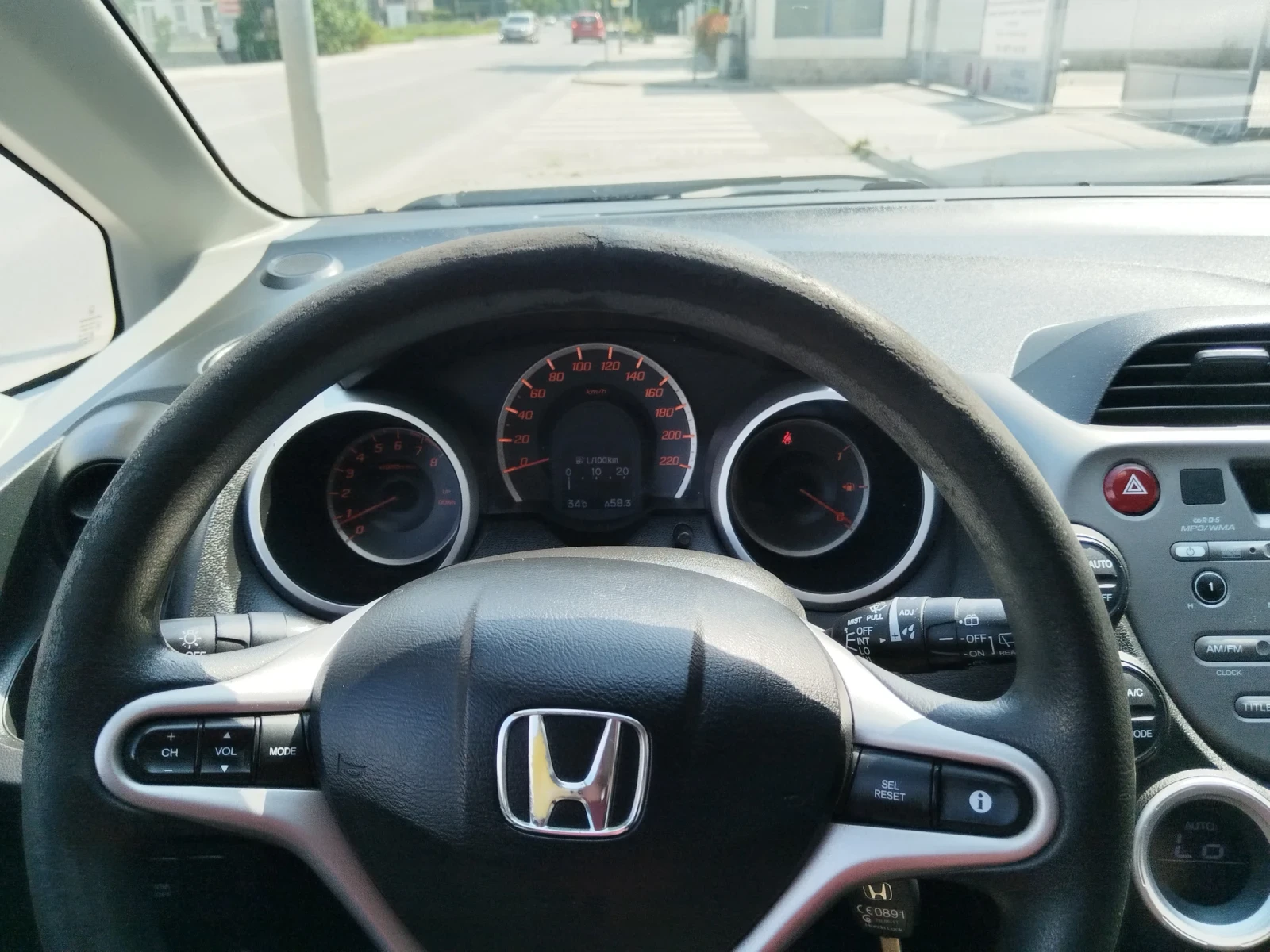 Honda Jazz 1.4 i, снимка 16 - Автомобили и джипове - 55316720