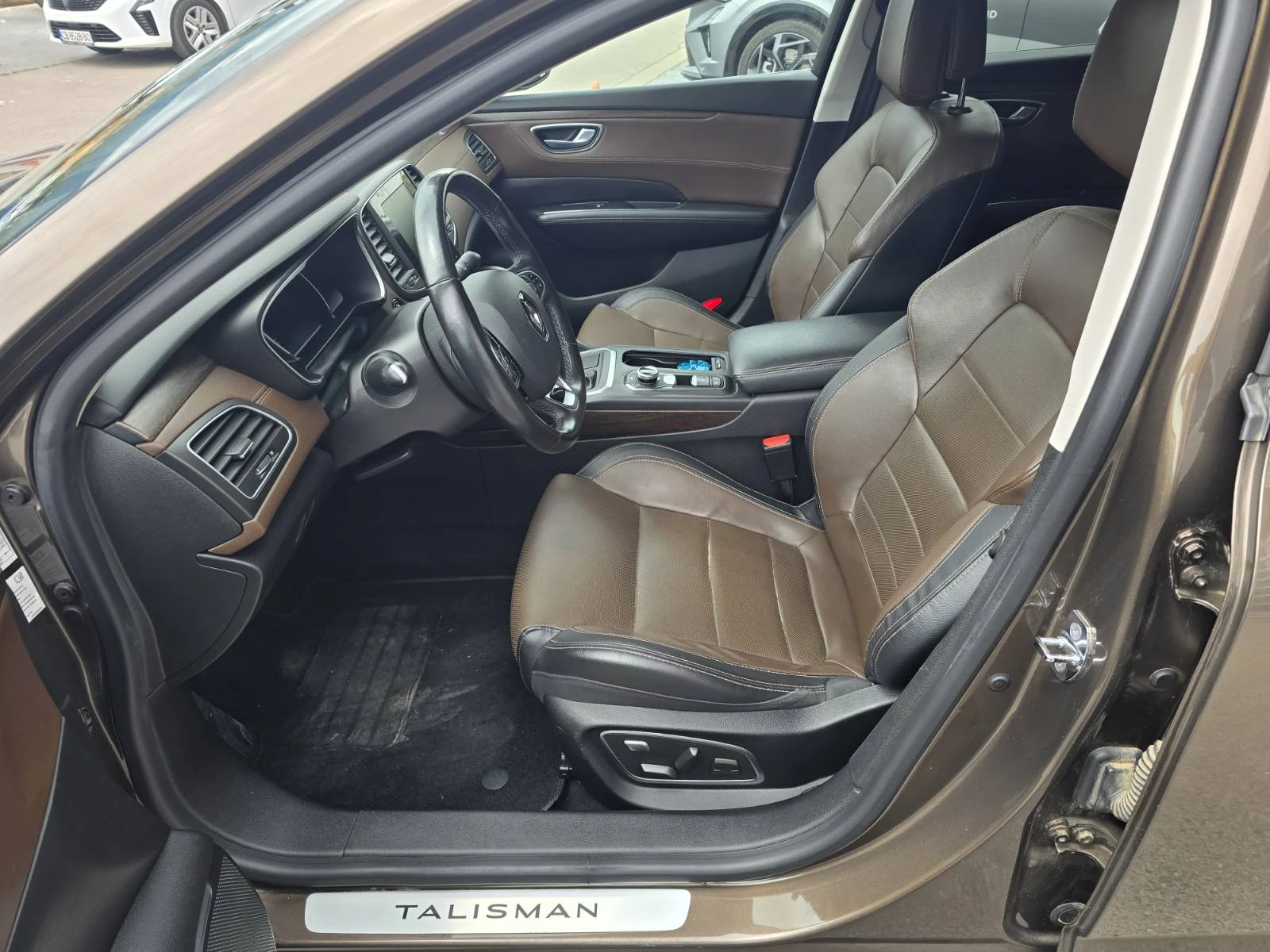 Renault Talisman 1.6 dCi 160 EDC, снимка 15 - Автомобили и джипове - 55457194