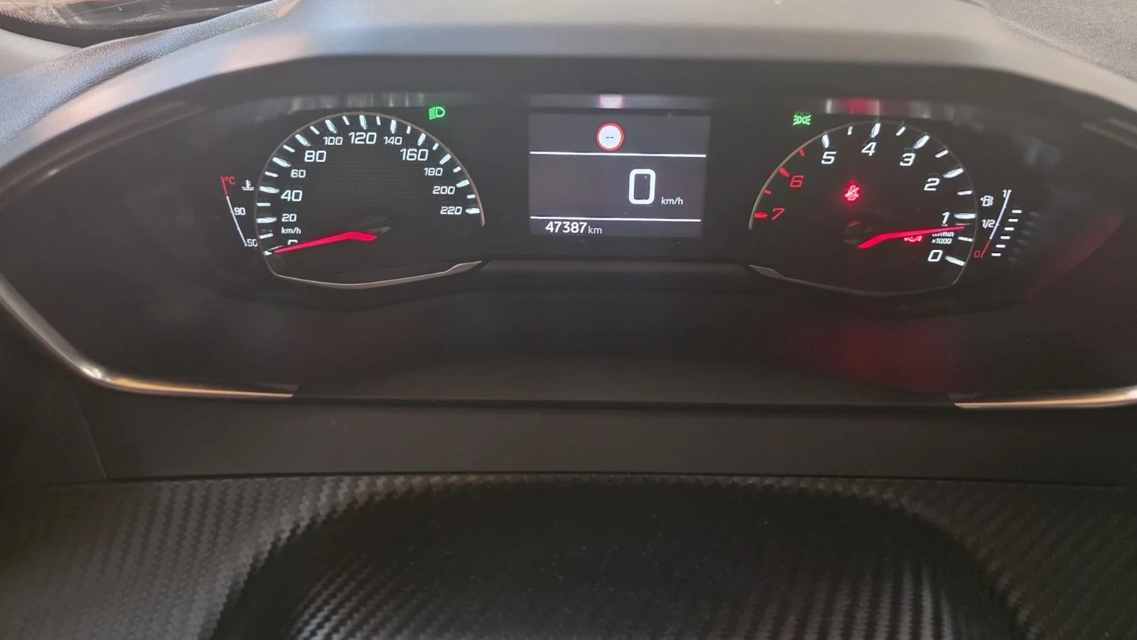 Peugeot 2008, снимка 10 - Автомобили и джипове - 55968300