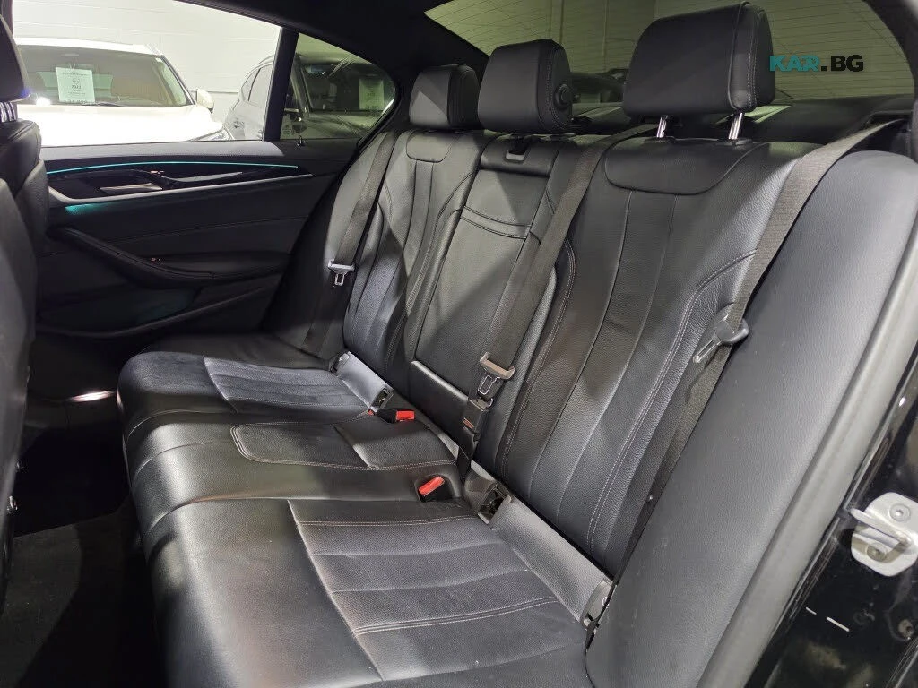 BMW 530 Head-up * Панорама * АвтоКредит * (ЦЕНА ДО БГ) * , снимка 17 - Автомобили и джипове - 56062650