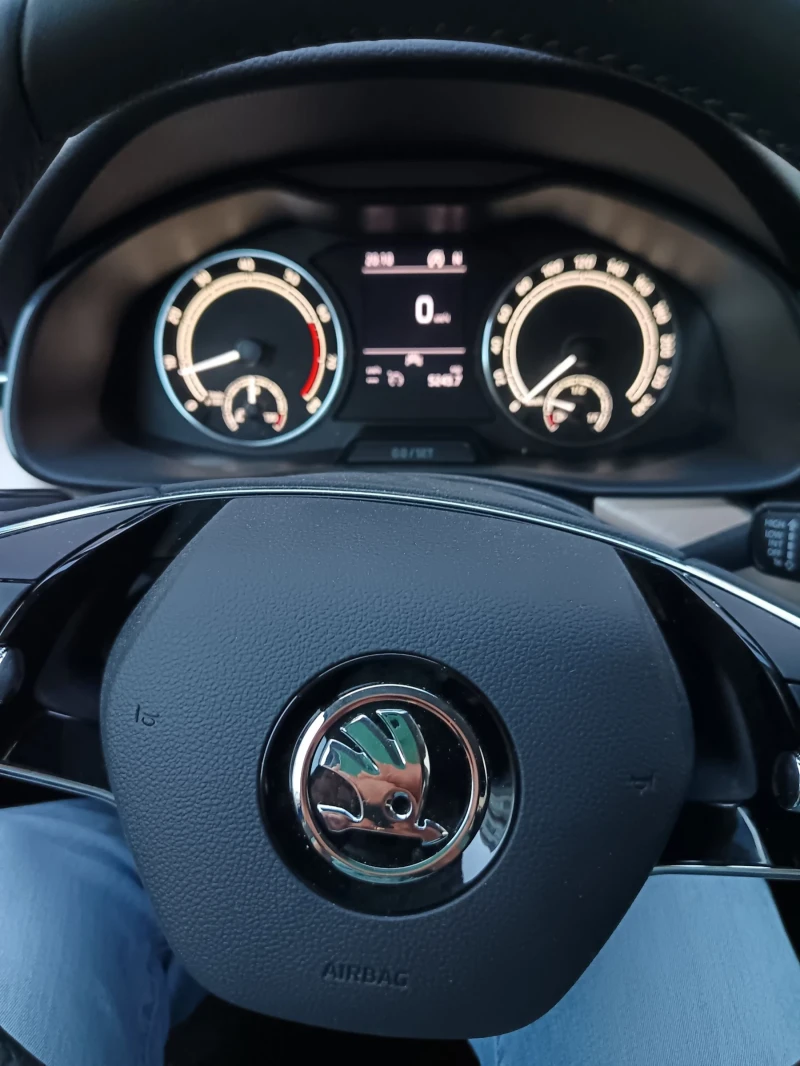 Skoda Kamiq 1, 5 TSI/7DSG Гаранция, снимка 13 - Автомобили и джипове - 52347600