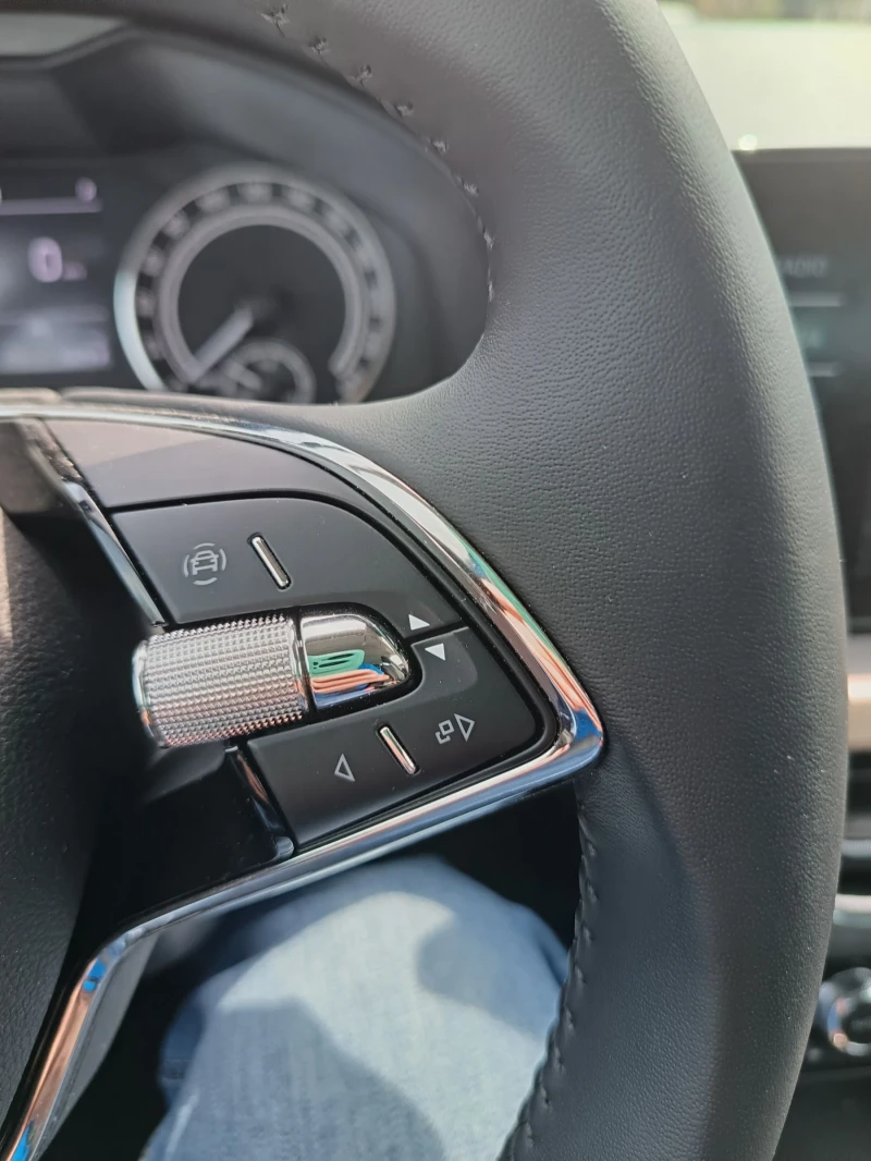 Skoda Kamiq 1, 5 TSI/7DSG Гаранция, снимка 9 - Автомобили и джипове - 52347600