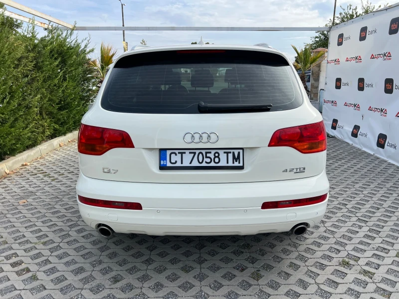 Audi Q7 4.2TDI-326кс= 7МЕСТА= ПАНОРАМА= КАМЕРА= ПОДГРЕВ, снимка 4 - Автомобили и джипове - 51839469