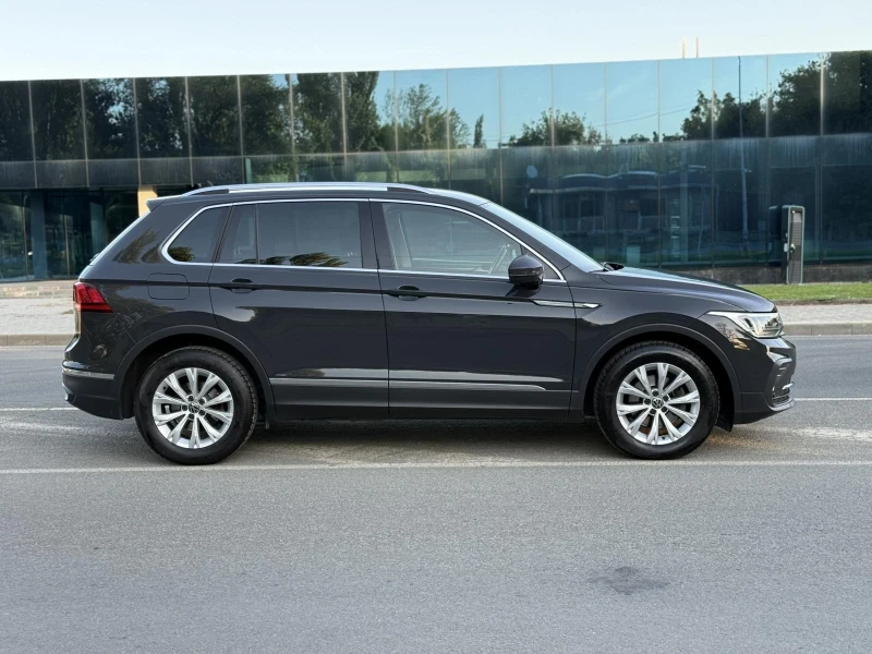 VW Tiguan, снимка 4 - Автомобили и джипове - 52485796